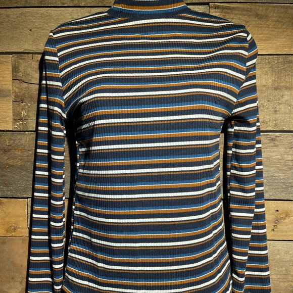 Striped Top - Picture 6 of 8